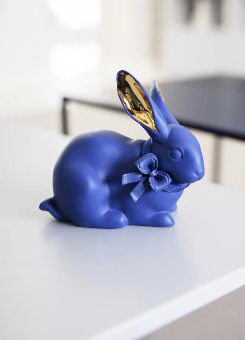 Attentive bunny